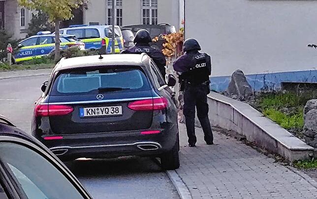 Einsatzkräfte im Mühlinger Ortsteil Zoznegg.