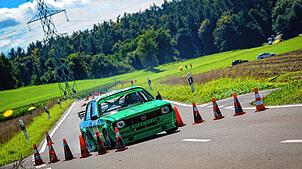 Quietschende Reifen und schnelle Autos: Beim DMSB Hegau-Slalom war viel Action geboten. Der große Sieger war am Ende Sven Schill aus ...