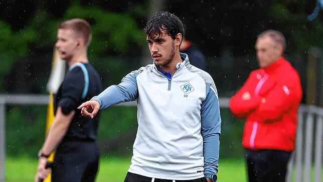 Sascha Waldvogel, der Trainer des FC Neustadt, musste eine bittere 0:1-Niederlage gegen Möhringen hinnehmen.