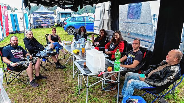 Viele Besucher des Tennenbronner Metalackers campieren auf dem extra dafür eingerichteten Campingplatz. So wie im vergangenen Jahr (von ...