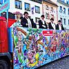 Wagenbegleiter sind Mangelware: Auch die Katzenmusik, hier ein Bild vom Fasnet-Mentig 2023, ist noch auf der Suche.