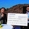 Den ersten Förderbescheid in Höhe von sechs Millionen Euro für das neue Zentralkrankenhaus des Landkreis Waldshut übergab ...