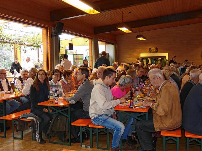 Aus der ganzen Region waren die Besucher zum Bucher Oktoberfest gekommen.
