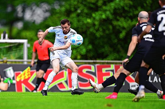Bild 2: Meister FC Wolfenweiler-Schallstadt besiegt Vizemeister SV 08 Laufenburg mit 4:2 – wir haben Fotos!