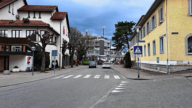 Ruhe nach dem Sturm: Am Mittag ist in Engen nichts mehr davon zu sehen, dass hier ein Großaufgebot der Polizei im Einsatz war.