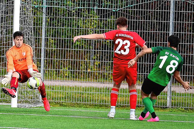Bild 25: SV Herten setzt sich mit 3:1 gegen den weiter punktlosen FC Schlüchttal durch &ndash; und wir haben die Bilder!