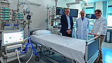 Klinik-Geschäftsführer Matthias Geiser (von links), Ärztlicher Direktor Matthias Henschen und Leitender Pflegedirektor Arne Holthuis an ...