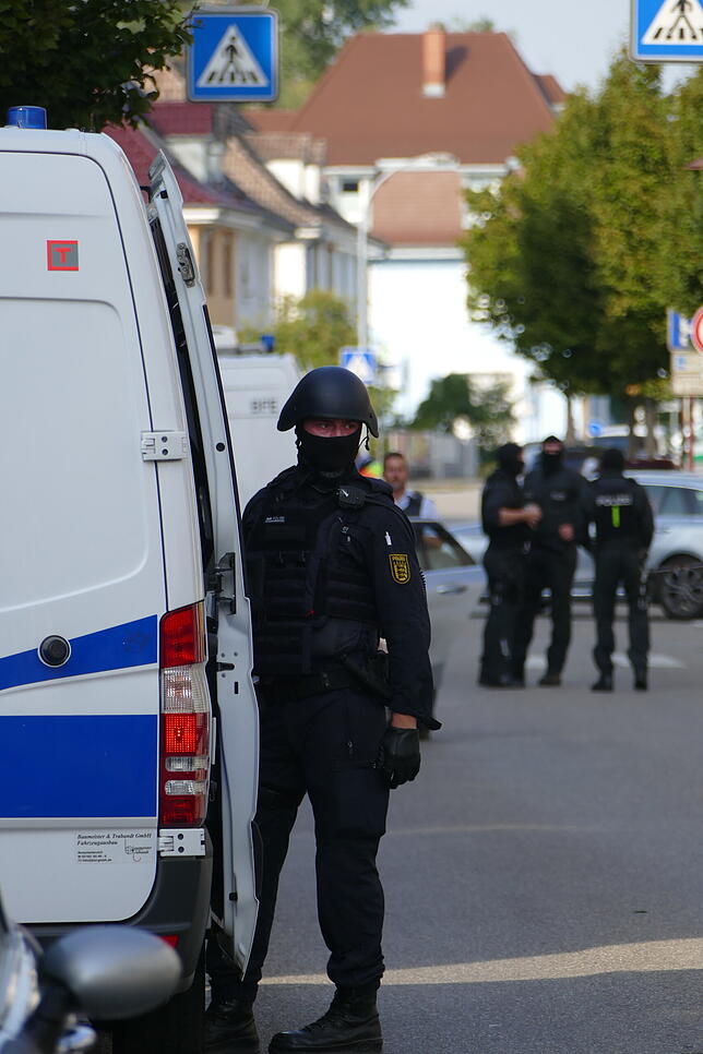 Der Polizeieinsatz führte zu drei Verhaftungen.