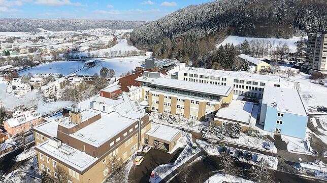 Die Infektionszahlen sind in den vergangenen Tagen rasant gestiegen. Auf dem Bild zu sehen: Das Kreisklinikum Tuttlingen.