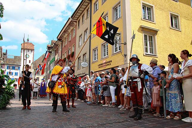 Bild 20: Waldshuter Chilbi 2025: So viel Freude macht der Festumzug in der Kaiserstraße - die schönsten Bilder