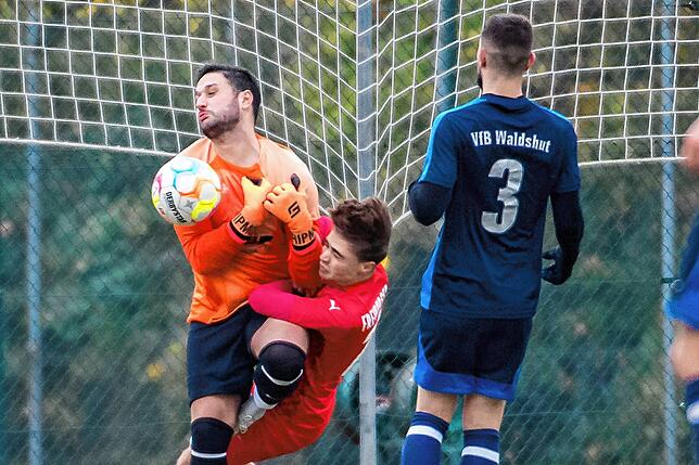 Bild 23: VfB Waldshut muss sich mit 2:2 gegen die U23 des Freiburger FC begnügen &ndash; und wir haben Bilder!