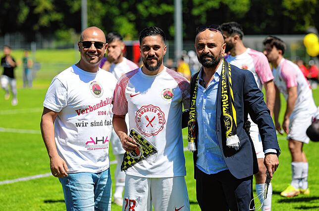 Bild 24: Vor Meisterfeier: Türk. SV Singen und VfR Stockach trennen sich 1:1. Wir haben die besten Bilder.