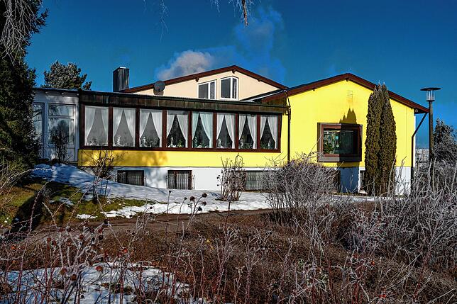 Mit seiner Rückseite stößt das Hotel Diegner an die Grünanlage Hubenloch mit dem besonderen Rosengarten.