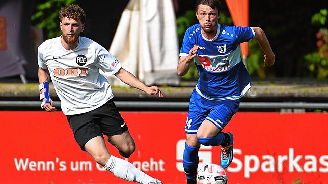 Man of the Match: Sebastian Schmidt (rechts) zog beim 4:1-Sieg des FC Erzingen die Fäden, steuerte zur Krönung selbst einen Treffer zum ...