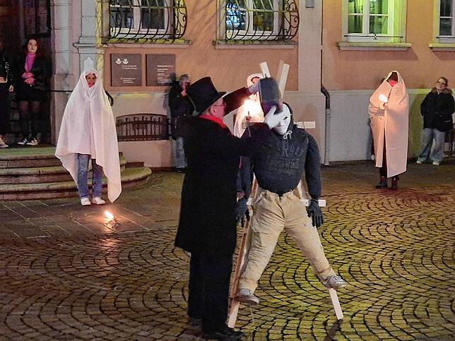 Bild 5: Fasnacht in Waldshut: Die Narren feiern mit schaurig-schönem Abgesang – Ein unvergesslicher Höhepunkt