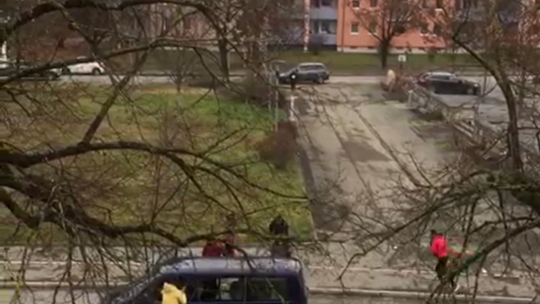 Eine Anwohnerin aus Singen hatte die Attacke auf einen Kleinbus am 14. Dezember 2020 von ihrem Balkon aus gefilmt.