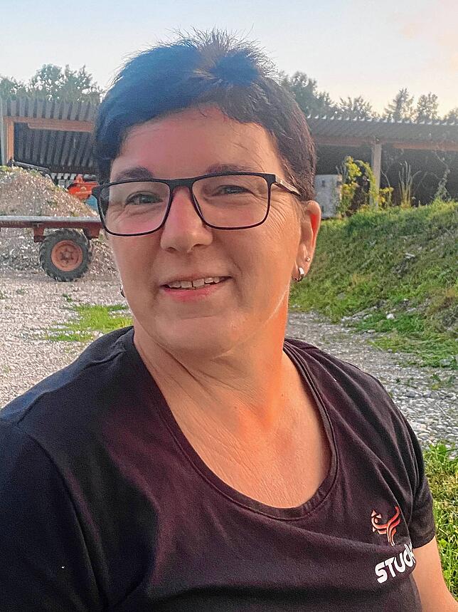 Sonja Teufel freut sich, den Gästen die Landwirtschaft näher zu bringen.