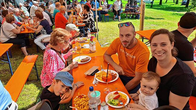 Bild 10: Bilder vom Dorffest: Bestes Wetter und beste Stimmung beim Dorffest in Limpach im Deggenhausertal