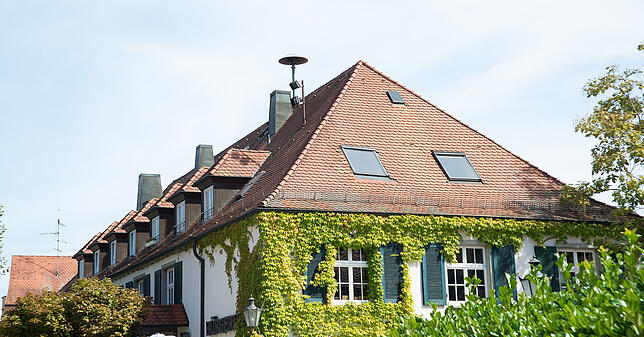 Unten der Winzerkär, darüber der Familientreff und unter dem Dach der Jugendtreff: So könnte das Bürgerhaus bereits im kommenden Winter ...