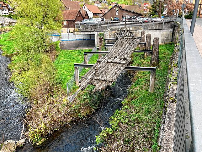 Ein solcher Abschnitt eines Floßes heißt Gestöhr.