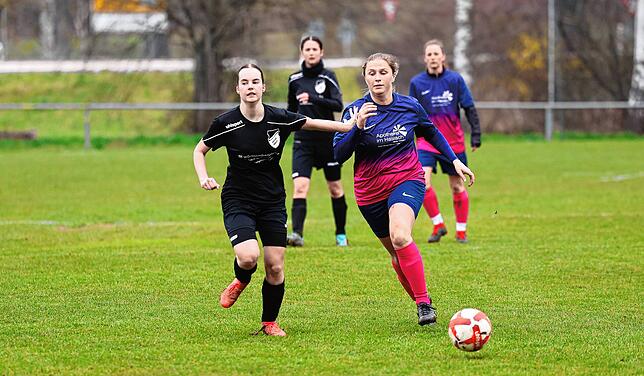 Bild 33: Unsere Bildergalerie vom Frauen-Bezirksliga-Spitzenspiel zwischen Kirchen-Hausen und Wolterdingen