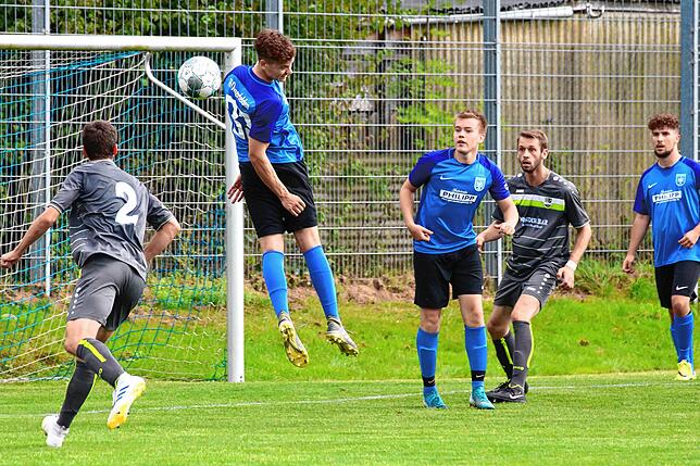 Bild 4: FC Hauingen fegt den FV Degerfelden mit 10:1 vom Platz &ndash; und wir haben Bilder vom Spiel