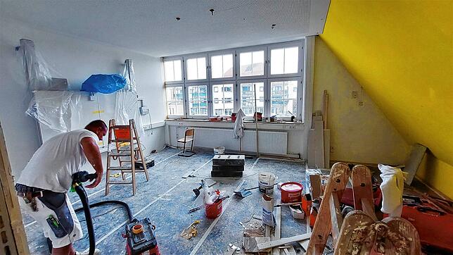 So ähnlich wie in diesem Raum der Lotte-Eckener-Gemeinschaftsschule sieht es wenige Tage vor Schuljahresbeginn 2025/26 in vielen ...
