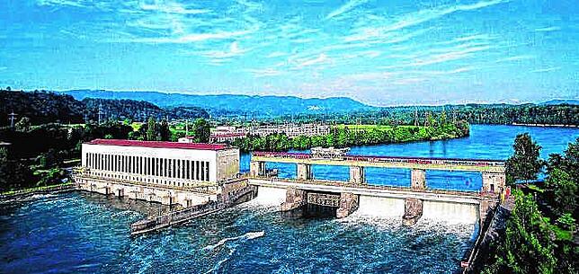 Das Kraftwerks Ryburg-Schwörstadt ist das größte am ganzen Hochrhein. Allein im Juni 2019 wurden hier über 78 Millionen Kilowattstunden ...