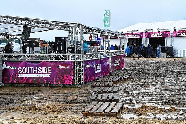 Bild 14: Dauerregen auf dem Southside 2024 - Unsere besten Matsch-Bilder!