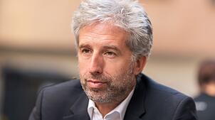 Tübingens Oberbürgermeister Boris Palmer warnt, dass die Bahnkunden am Ende für das Prestigeprojekt und die Gerichtsentscheidung zahlen ...