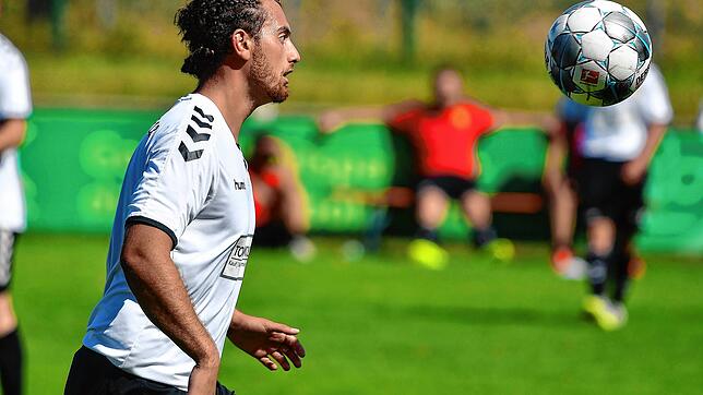 Blick ins Leere: Auch der in der ersten Hälfte eingewechselte Dionisio Cascio konnte die Niederlage des FSV Rheinfelden nicht ...