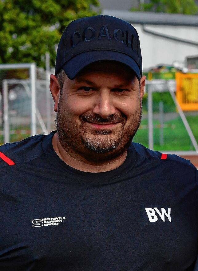 Gelungene Premiere: Interimstrainer Björn Winter (SV Jestetten) nach dem 2:1-Sieg: „Wir hatten viel Respekt vor dem TuS Stetten ...