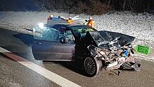 Gegen 23 Uhr kam es am Donnerstag zu einem Zusammenstoß von zwei Autos auf der Autobahn bei Engen.