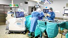 Der neue OP-Roboter Rosa ist seit drei Monaten im Klinikum Hochrhein bei Knieprothesen-Operationen im Einsatz.