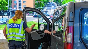 Kontrolle an der Grenze zu Polen: Ungefähr 3000 Bundespolizisten mehr als üblich sind derzeit im Einsatz.