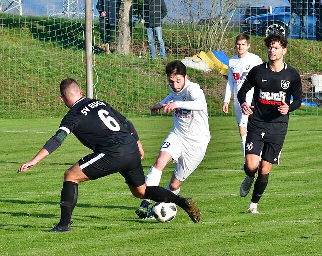 Bild 13: SV Buch besiegt den FC Erzingen mit 2:0 &ndash; und wir haben Bilder!