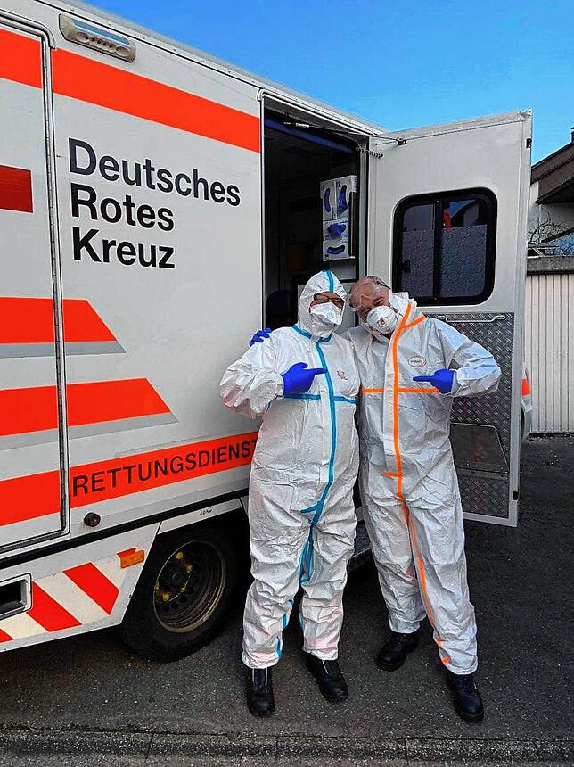 Einsatz in Zeiten der Pandemie: Wichtig im Rettungsdiensteinsatz ist die richtige Schutzkleidung.