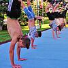 Handstandübungen sind regelmäßig dabei, wenn die Black Forest Wolves trainieren. Stehend und laufend.