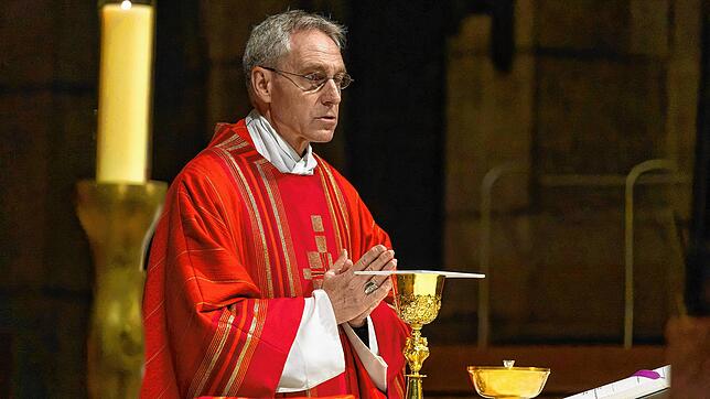 Erzbischof Georg Gänswein (hier bei einer Eucharistiefeier im Freiburger Münster) hat in Bregenz ein Mitglied der geistlichen ...