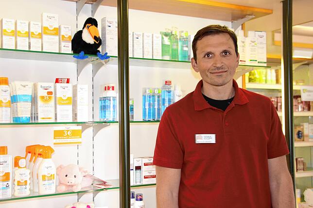 „Es ist eine Katastrophe“, sagt Bernhard Lobmeier von der St. Georgener Rathaus-Apotheke (hier auf einem Bild aus dem ...
