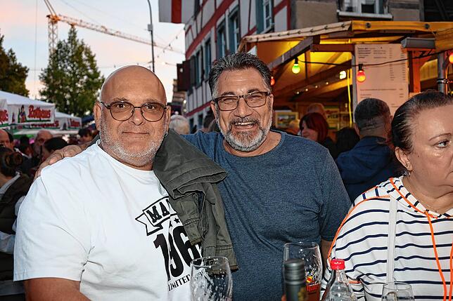 Bild 11: Auch am zweiten Tag des Wollmatinger Dorffests 2025 wird gefeiert