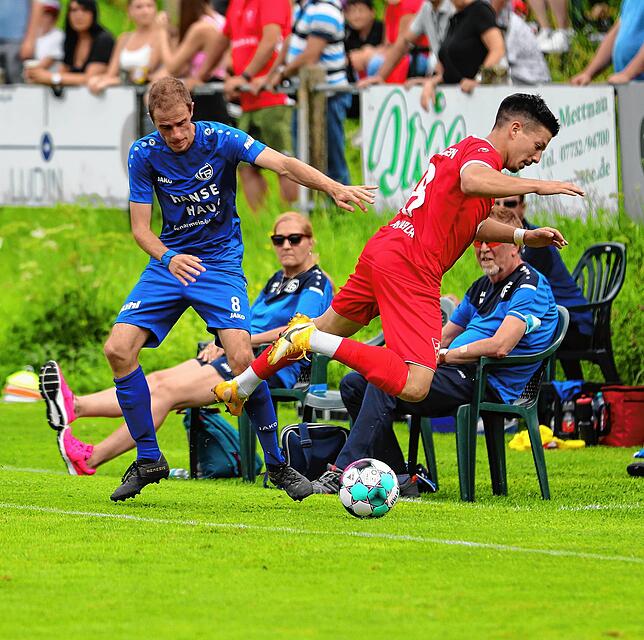 Bild 13: Die besten Bilder vom Pokal-Derby zwischen dem FC Radolfzell und dem 1. FC Rielsingen-Arlen