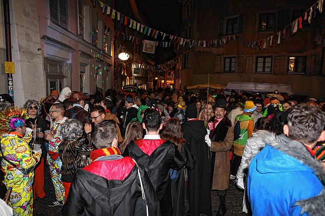 Bild 5: Konstanzer Straßenfasnacht 2025: Weiter geht‘s – auch am Fasnachtssamstag sind die Narren los