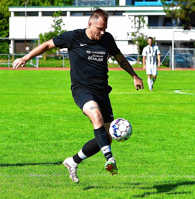 Zurück im Wehratal: Stürmer Alexander Herbst (30) spielte im Herbst 2023 ein halbes Jahr bei der SG FC Wehr/Brennet und wechselt nun vom ...