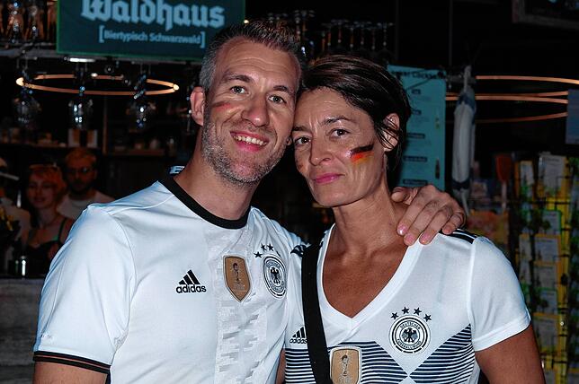 Bild 8: Jubel-Fotos vom Public Viewing: So feiert Überlingen den Achtelfinalsieg (2/2)