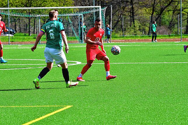 Bild 11: FC Zell besiegt den FC Tiengen 08 deutlich &ndash; und wir haben Bilder!