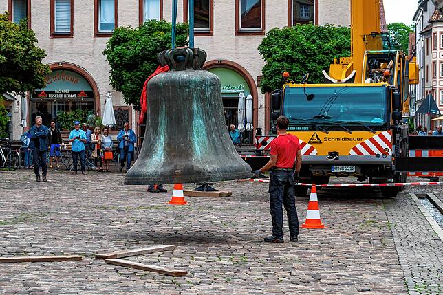 Fast ist die Glocke am Boden angelangt.