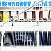 Schule hinter Gittern: Die alte Eichendorffschule in Gottmadingen soll zur Notunterkunft umgebaut werden. Doch die Handwerker und das ...