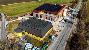 Etwas oberhalb vom neuen Wasserwerk (nördlich) direkt zwischen der alten B 27 (links im Bild) und der neuen B 27 plant die ...