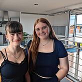 Lena Schirmer (links) und Isabell Perz hat das Coding Camp gefallen.